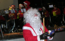 Julenissen besøker juletrefesten 2008