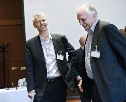 Professorene Øystein Thøgersen og Thore Johnsen, NHH Summit 2012. (Foto: Siv Dolmen)