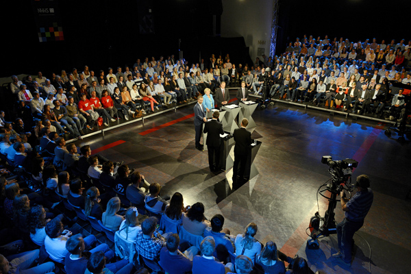 Nrk-debatt i aulaen august 2013 (Foto: Helge Skodvin)