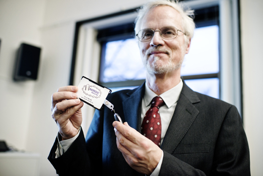 Frøystein Gjesdal med nøkkelkort