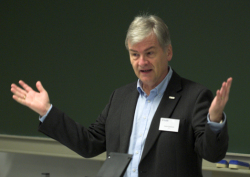 Prorektor Gunnar E. Christensen, Doktogradskollokvium 2010 (Foto: Hallvard Lyssand)