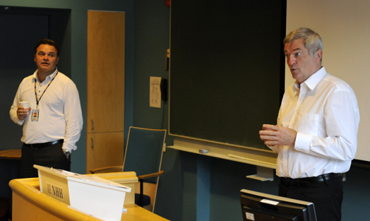 Arne Kjøde og Tore Hillestad, rektorprogrammet 4. kull (Foto: Hallvard Lyssand)